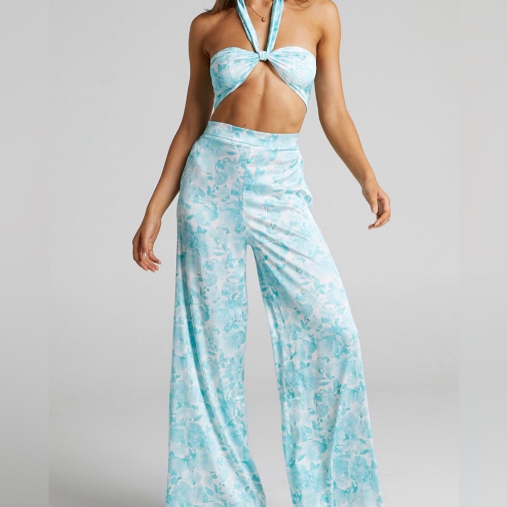 Showpo Two Piece Set in Aqua Floral Size 6